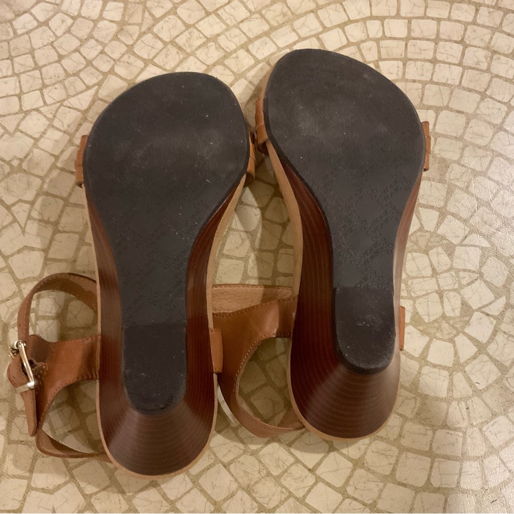 Vionic Brown Leather Strappy Wedge Sandals, Size 7.5 - Picture 5 of 7